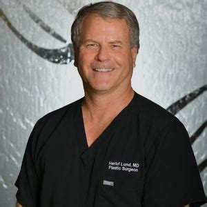 Top Liposuction Doctors in Saint Louis, MO